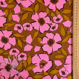 Katoenen stof SATIN Flower Kala caramel