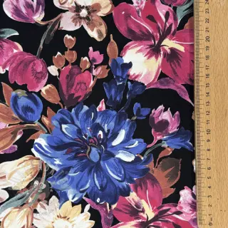 Sweaterstof Flower Luna black digital print