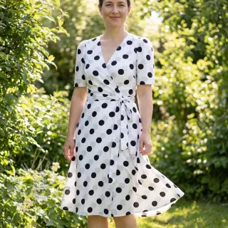 Viscose RADIANCE Polka BIG dot white