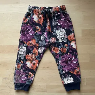 Sweaterstof Flower Luna navy digital print
