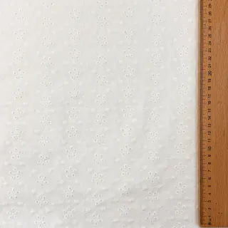 Bavlnená látka EMBROIDERY TWO-SIDE SCALLOP Simi white