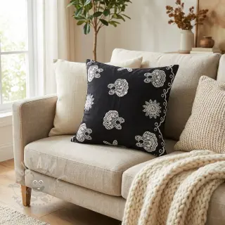 Katoenen stof EMBROIDERY Sea ornaments black