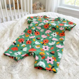 Katoenen stof Flowers green by JENNIFER BOURON ORGANIC