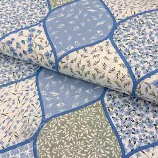 Katoenen stof Flowers patchwork baby blue