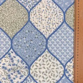 Katoenen stof Flowers patchwork baby blue