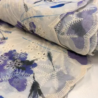 Katoenen stof met bijmenging van EMBROIDERY Rose blue