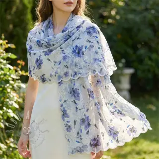 Katoenen stof met bijmenging van EMBROIDERY Rose blue
