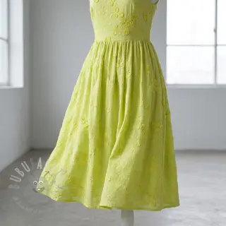 Katoenen stof EMBROIDERY Catchy leaves lime
