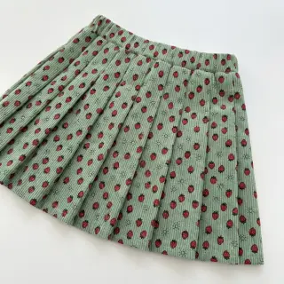 Menčester STRETCH Little strawberries old green