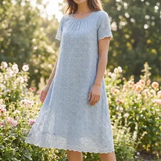 Katoenen stof EMBROIDERY Rosemary light blue