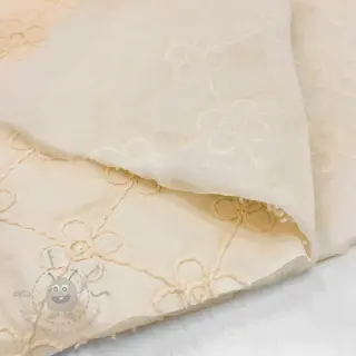 Gewatteerde stof Flower design offwhite