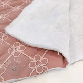 Gewatteerde stof Flower design old pink