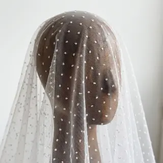 Tyl na TUTU DOTS white