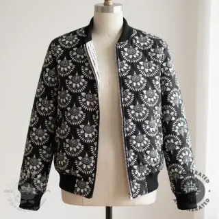 Katoenen stof VOILE STEPPED Bouquet flowers black digital print