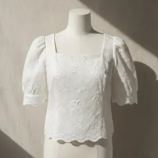 Bavlnená látka EMBROIDERY Catchy Flowy white