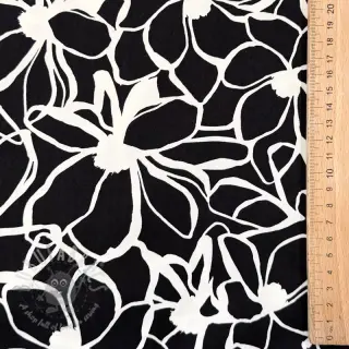 Katoenen stof SATIN Magnolia NERIDA HANSEN black