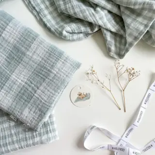 Dubbelgaas/mousseline Double sided CHECKS MINI nile