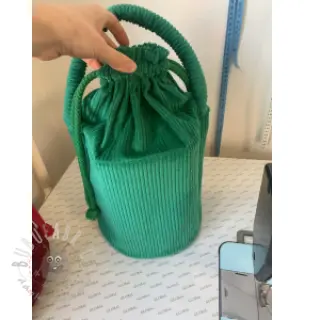 Ribfluweel emerald