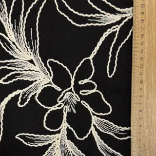 Bavlnená látka EMBROIDERY GABARDINE Luana black